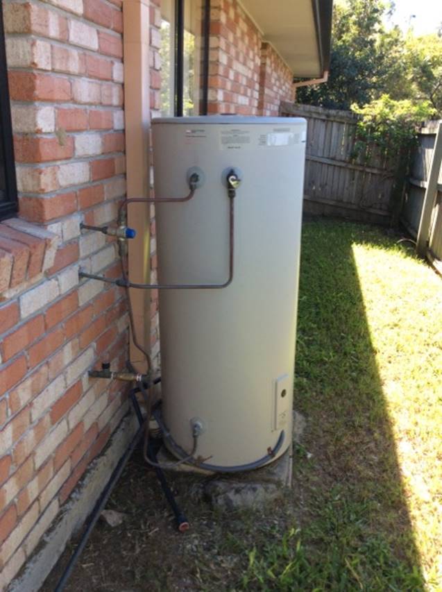 Hot water cylinder